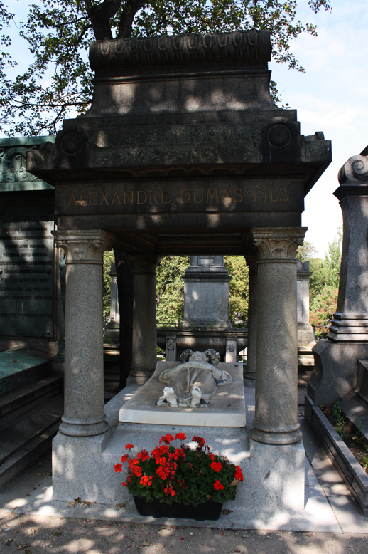 Tomb-of-Alexandre-Dumas-fils-panoramio