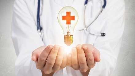 沉重的医学教育之问，董小姐是如何用3年完成11篇跨学科论文的？