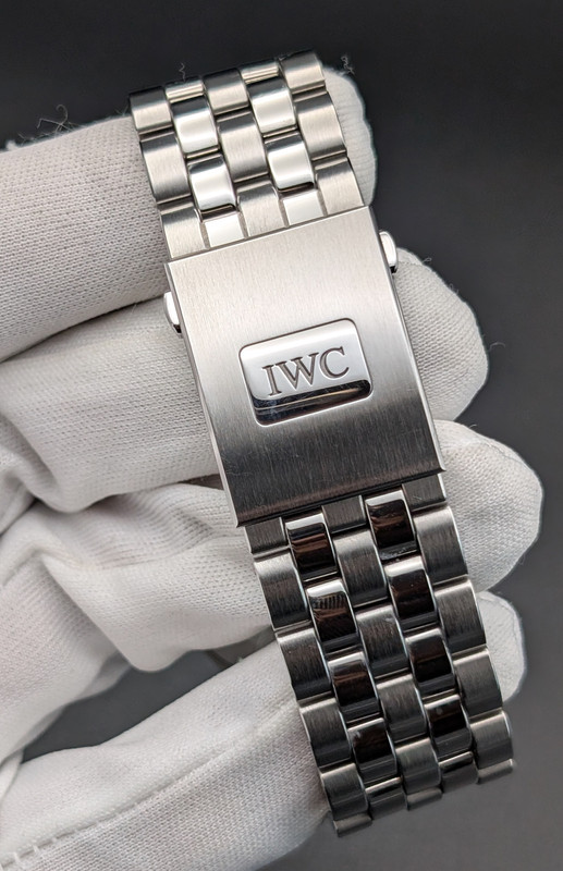 PXL 20251116 235213196