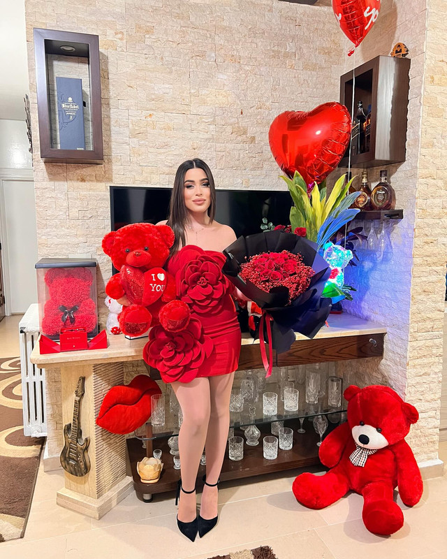 صور إليسا أندونيان 2025 - فضايح مثيرة | إليسا أندونيان سكس 2026! Elissaandonian-1756229888545