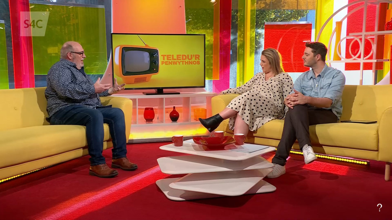 11.18 - 14.05.01 - Prynhawn Da  ᴺᵉʷ. 18 11 2022 Magazine programme fe....ts_snapshot_15.26.977