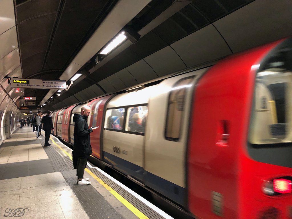 tube-london-HD.jpg