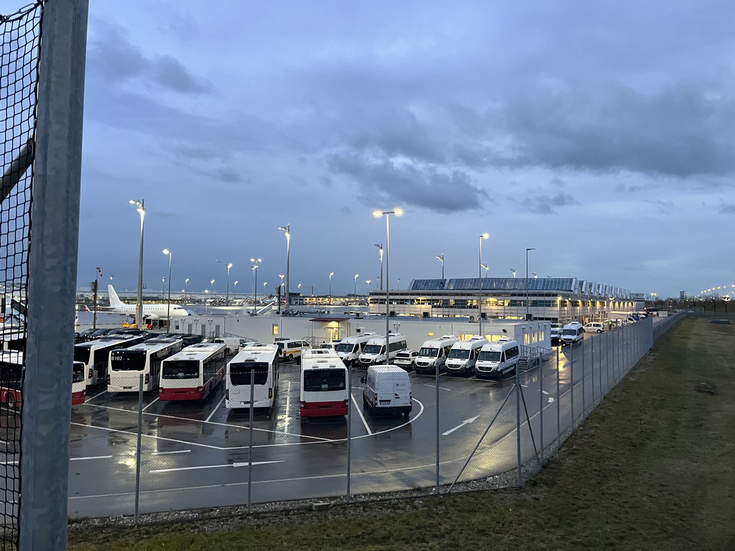 F42113EE-D455-4476-93A1-BB8249303000