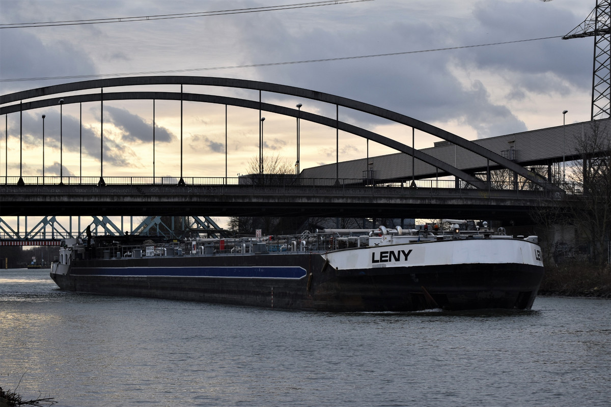 2022.02.05b3 Leny (1940x1293)