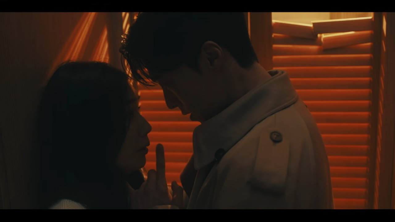 VS Netflix Dynamite Kiss E4His Black Card 11 43