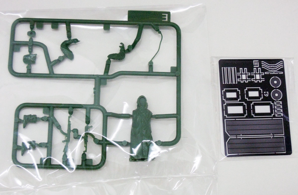 item_58159312TKO2001B