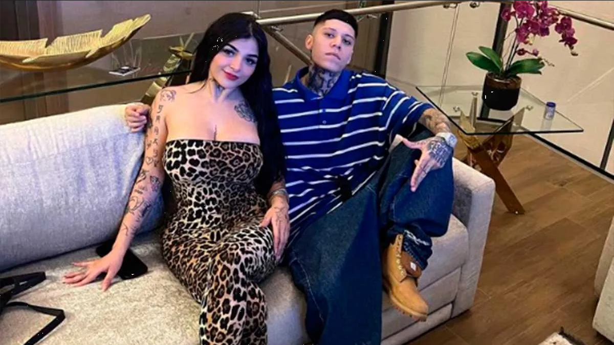 Santa Fe Klan habla de su romance con Karely Ruiz; lanza atrevido comentario