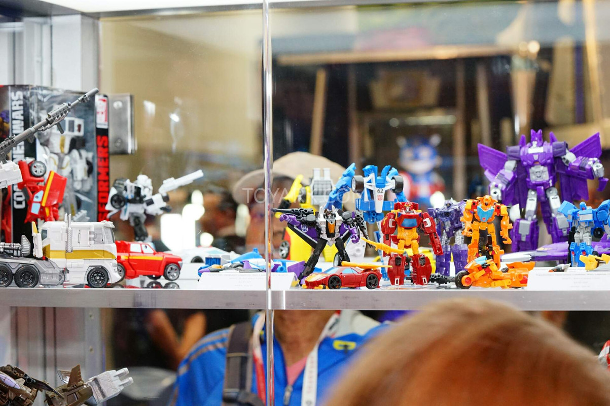SDCC2015-Hasbro-Transformers-Combiner-Wars-024