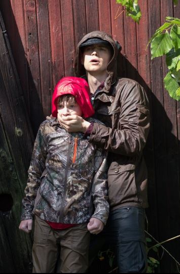 Hayden Christensen dan Ty Shelton di First Kill (2017)