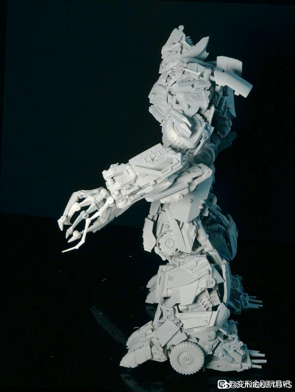 Unique-Toys-DOTM-Megatron-07