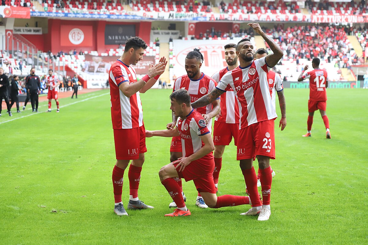 Alanyaspor vs Antalyaspor, 00h00 ngày 09/12