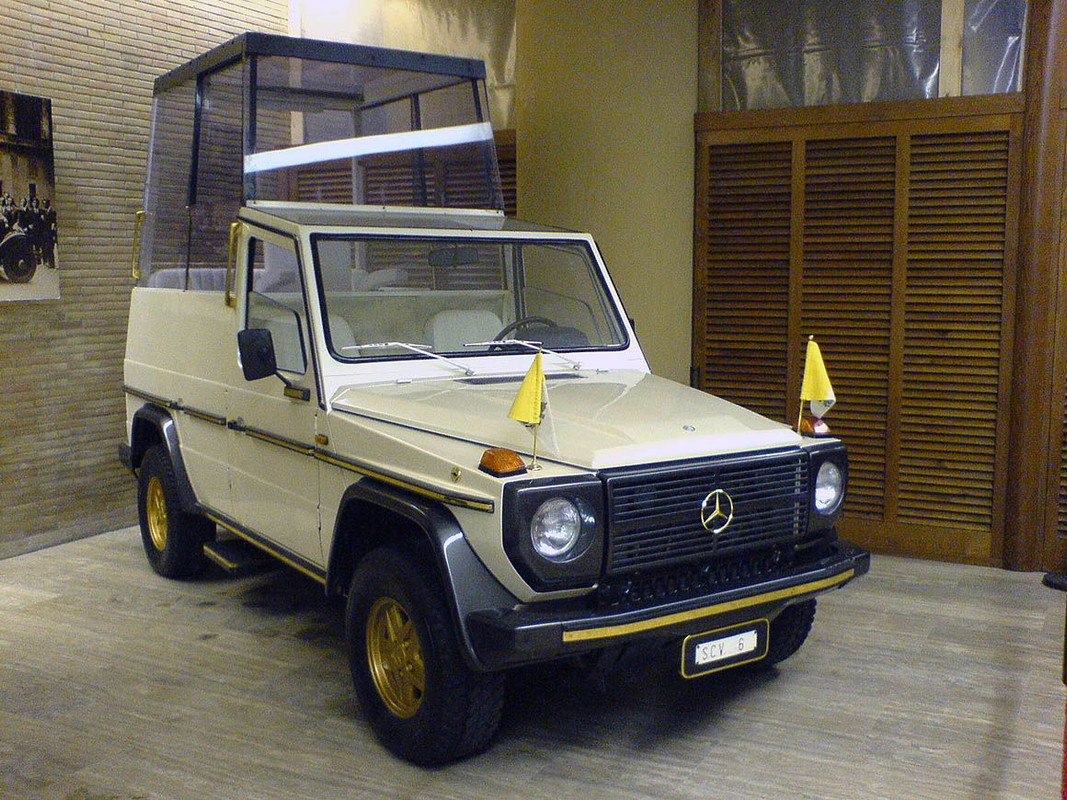 80 Mercedes-Benz 230G (W460) Popemobile 8