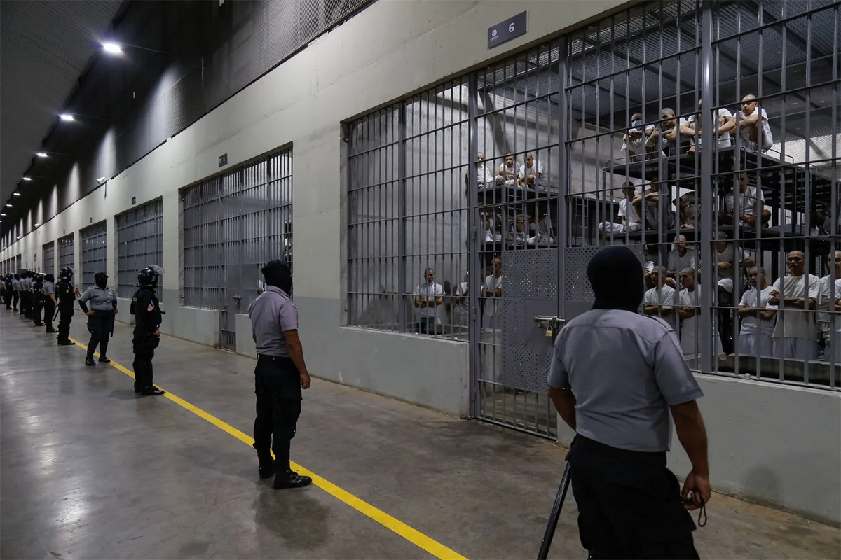 La prisión que hizo Nayib Bukele al que los criminales no quieren llegar