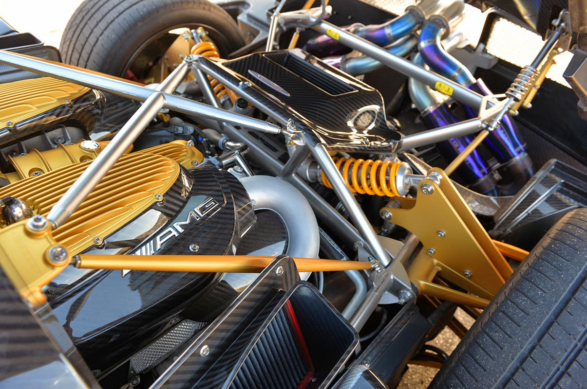 2014 Pagani Huayra Review Photos (44)