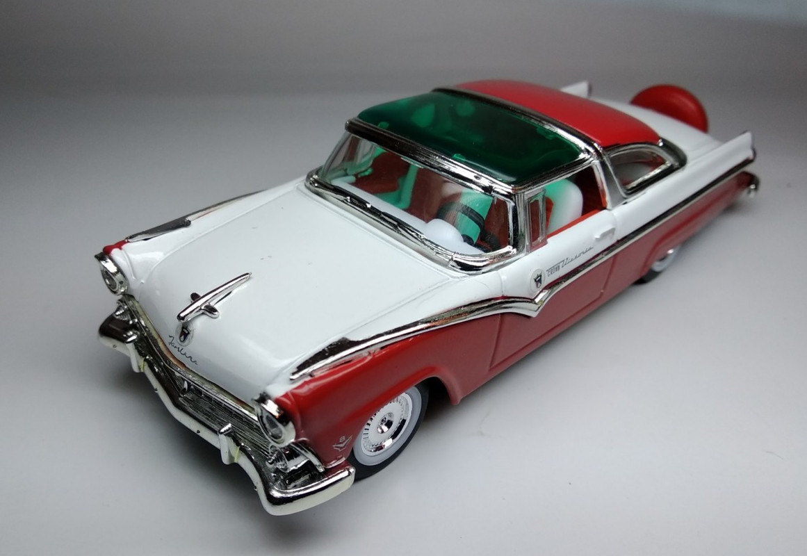 Ford Fairlane Crown Victoria Skyliner (9)