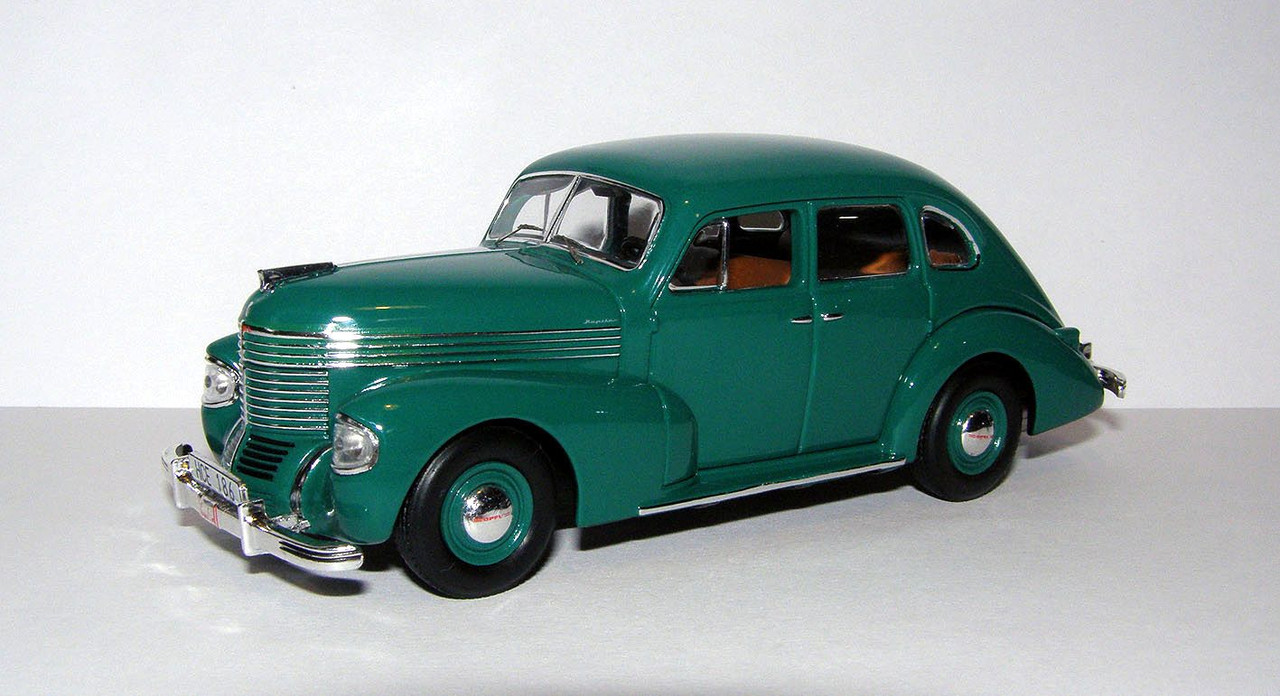 1938 Opel Kapitan Limousine (Model LV-3800) (IXO Models MUS048) 