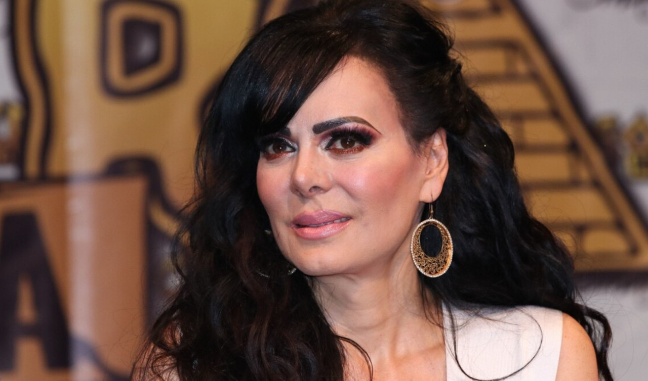 Maribel Guardia eleva la temperatura con revelador vestido nude