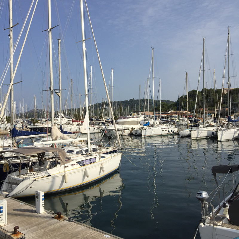 DAFECFB9-29BD-45C4-90EA-D971C08D7988