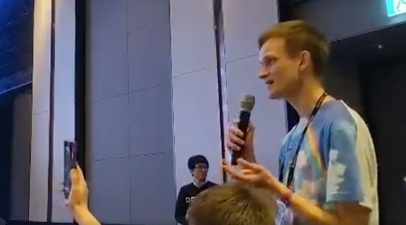 Vitalik Buterin at Deconomy 2018