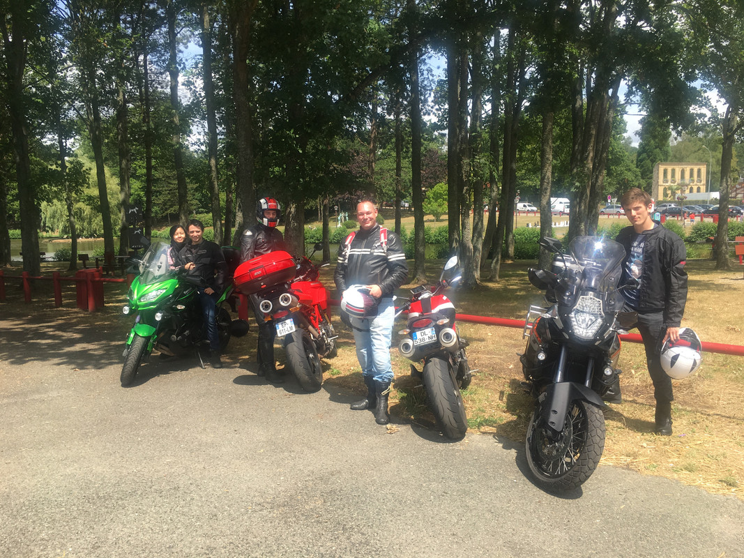 0C4109D8-004C-44E6-A3C8-9BD30E3F9DC9