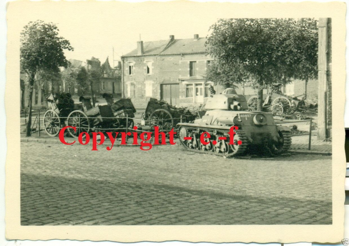 FOTO - PANZER - Französischer HOTCHKISS - LA LON
