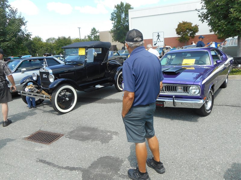 AUTO - Expo D'auto V8 Antique de Ste-Marie - 6 août 2023 V8-23-016