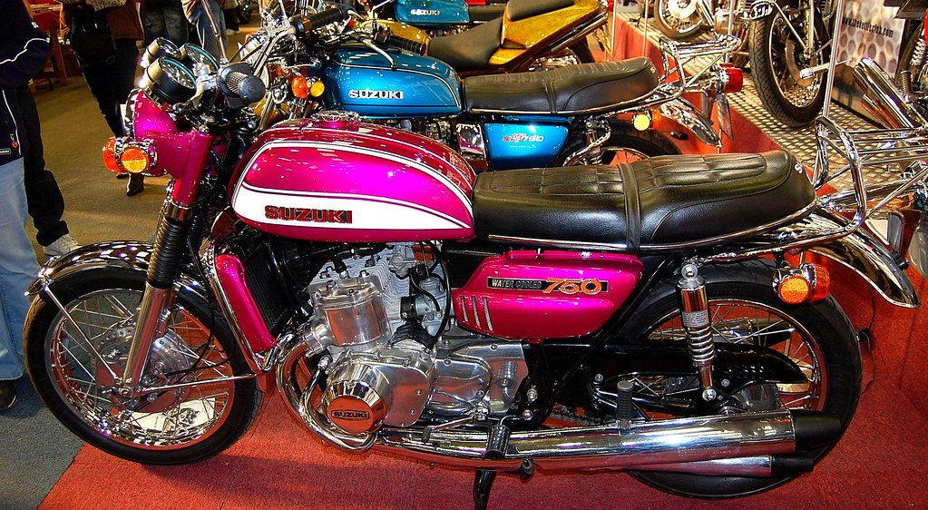 pink-Suzuki-750.jpg