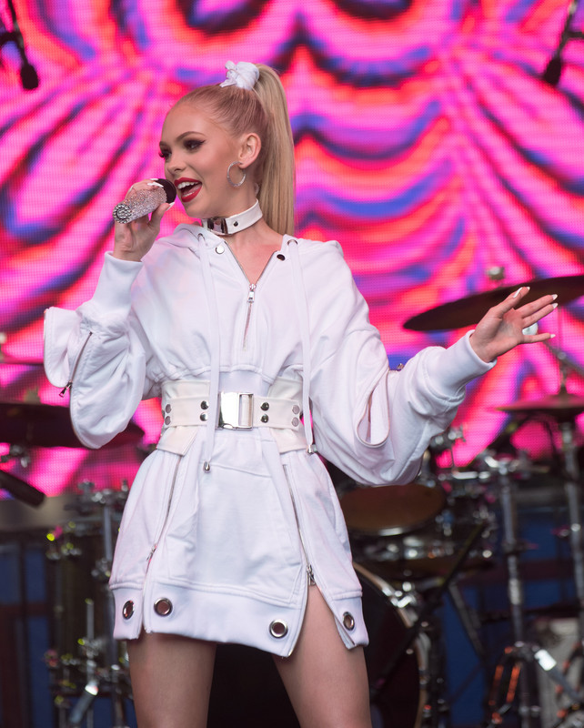 jordyn-jones-9th-annual-vidcon-convention-in-anaheim-62118-7