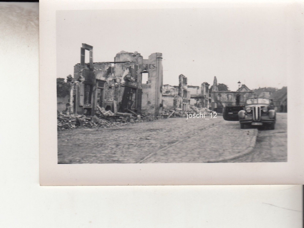 Foto   KFZ in zerst. Püttlingen