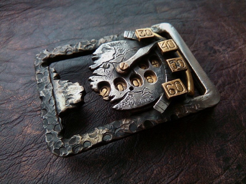 пряжка мото3