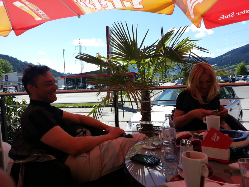 6. Milošu 32, njegovoj supruzi i Bojoviću , svi 