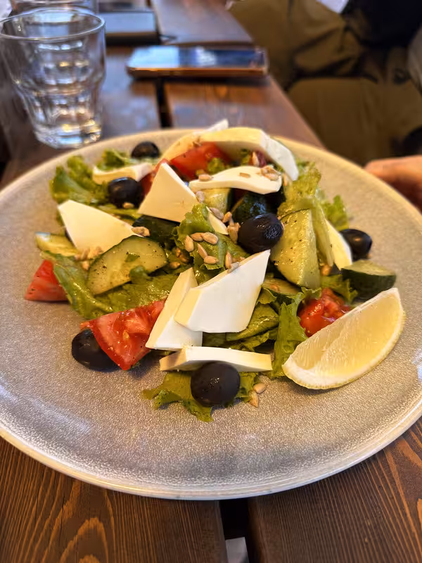 Греческий салат (200г)