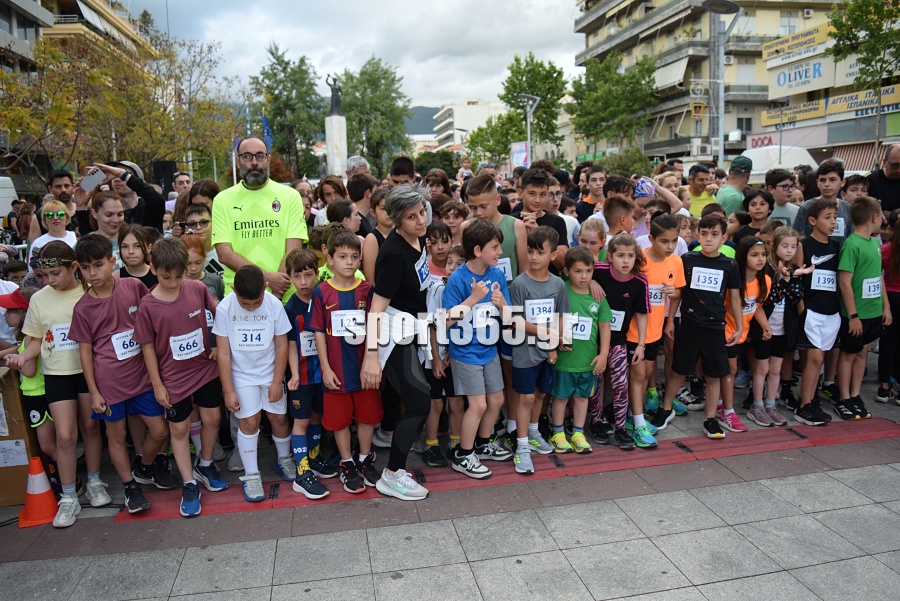 , 23&omicron;&sigmaf; &Alpha;&gamma;ώ&nu;&alpha;&sigmaf; &Delta;&rho;ό&mu;&omicron;&upsilon; &Kappa;&alpha;&lambda;&alpha;&mu;ά&tau;&alpha;&sigmaf;: &Mu;&iota;&alpha; &pi;&omicron;&lambda;ύ&chi;&rho;&omega;&mu;&eta; &gamma;&iota;&omicron;&rho;&tau;ή &alpha;&theta;&lambda;&eta;&tau;&iota;&sigma;&mu;&omicron;ύ &mu;&epsilon; &pi;&rho;&omega;&tau;&iota;έ&sigmaf; &Mu;&pi;&omicron;&upsilon;&rho;ί&kappa;&alpha; &kappa;&alpha;&iota; &Zeta;&omicron;&sigma;&kappa;ί&nu; (&phi;&omega;&tau;&omicron;&gamma;&rho;&alpha;&phi;ί&epsilon;&sigmaf; &kappa;&alpha;&iota; &beta;ί&nu;&tau;&epsilon;&omicron;)