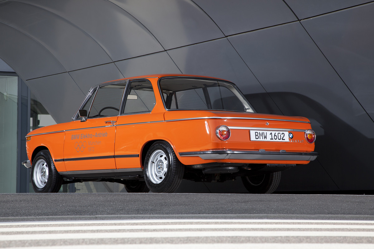 P90108476_highRes_bmw-1602-electric-12