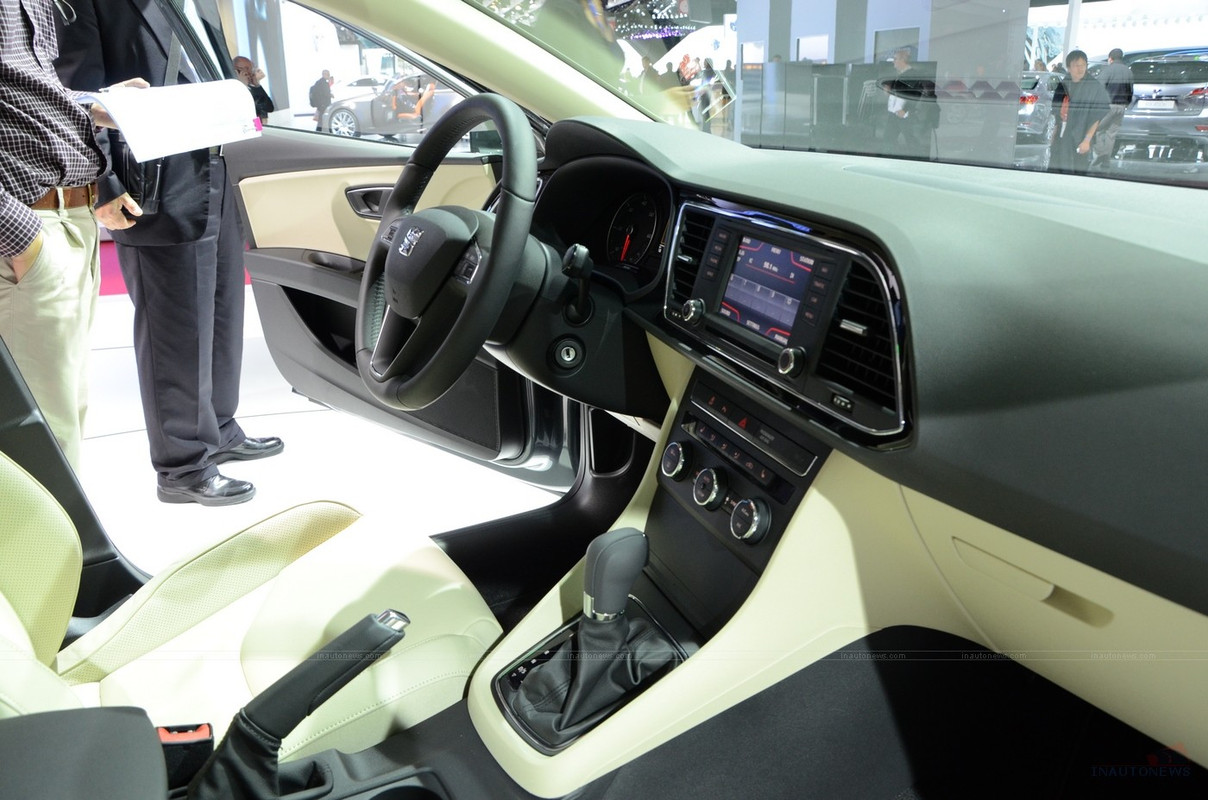 2013-Seat-Leon000061