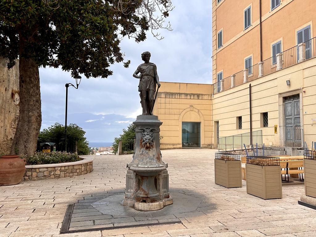 Жаркий сентябрь на побережье Тирренского моря. Жаркий сентябрь на побережье Тирренского моря.