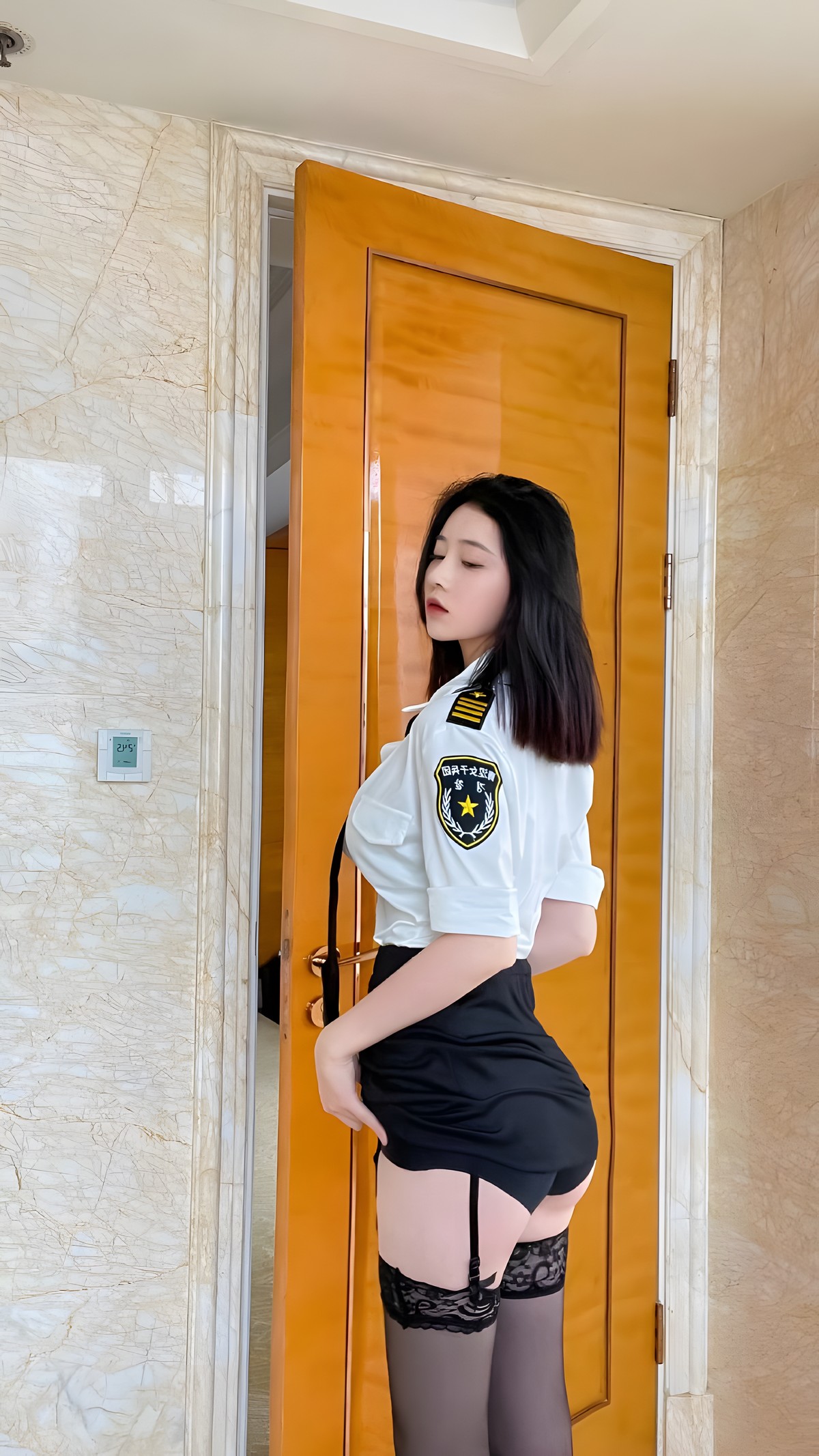 年年nnian 女警制服写真 性感制服诱惑图集插图4
