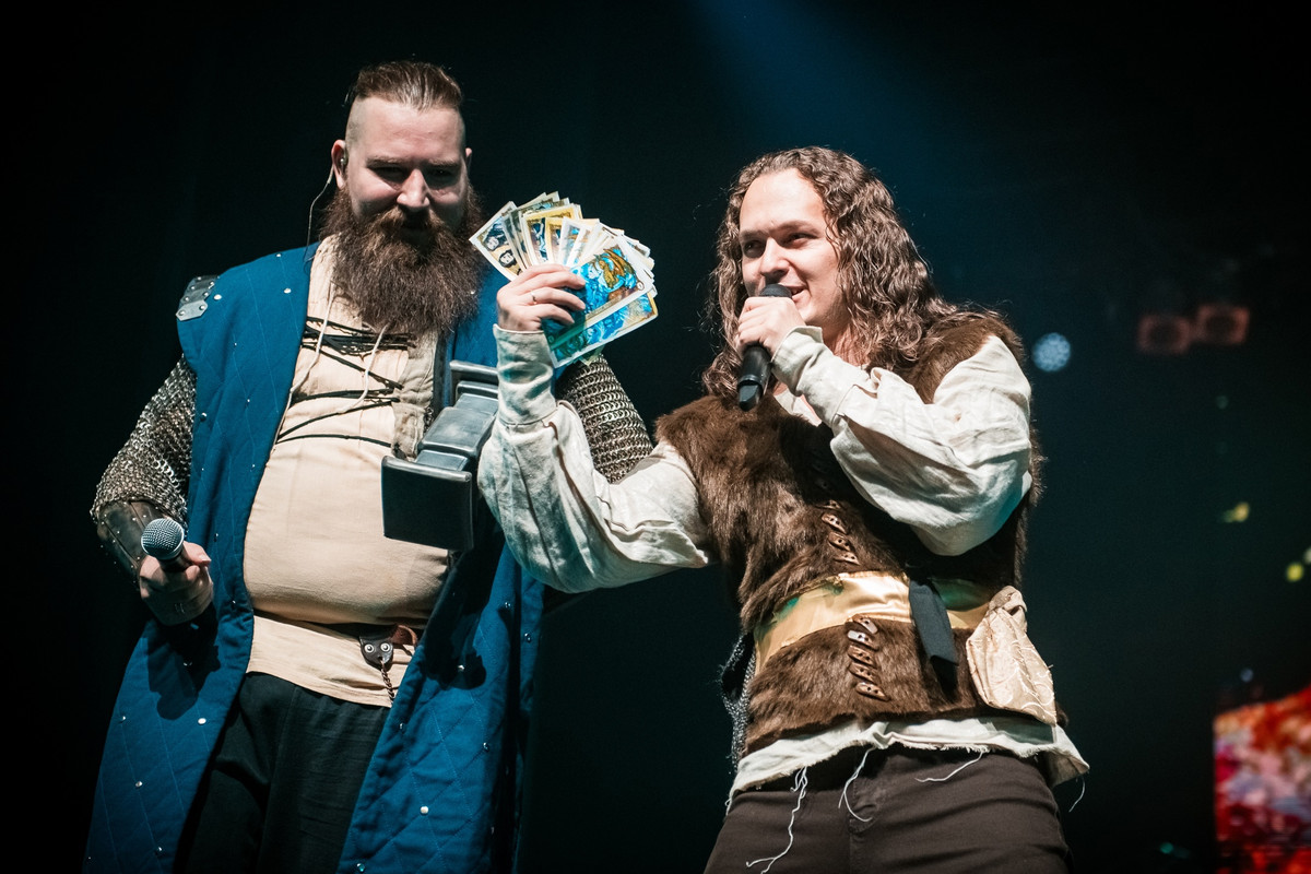 2B77B9C4-116A-44CC-983A-48FF5F5B0D81