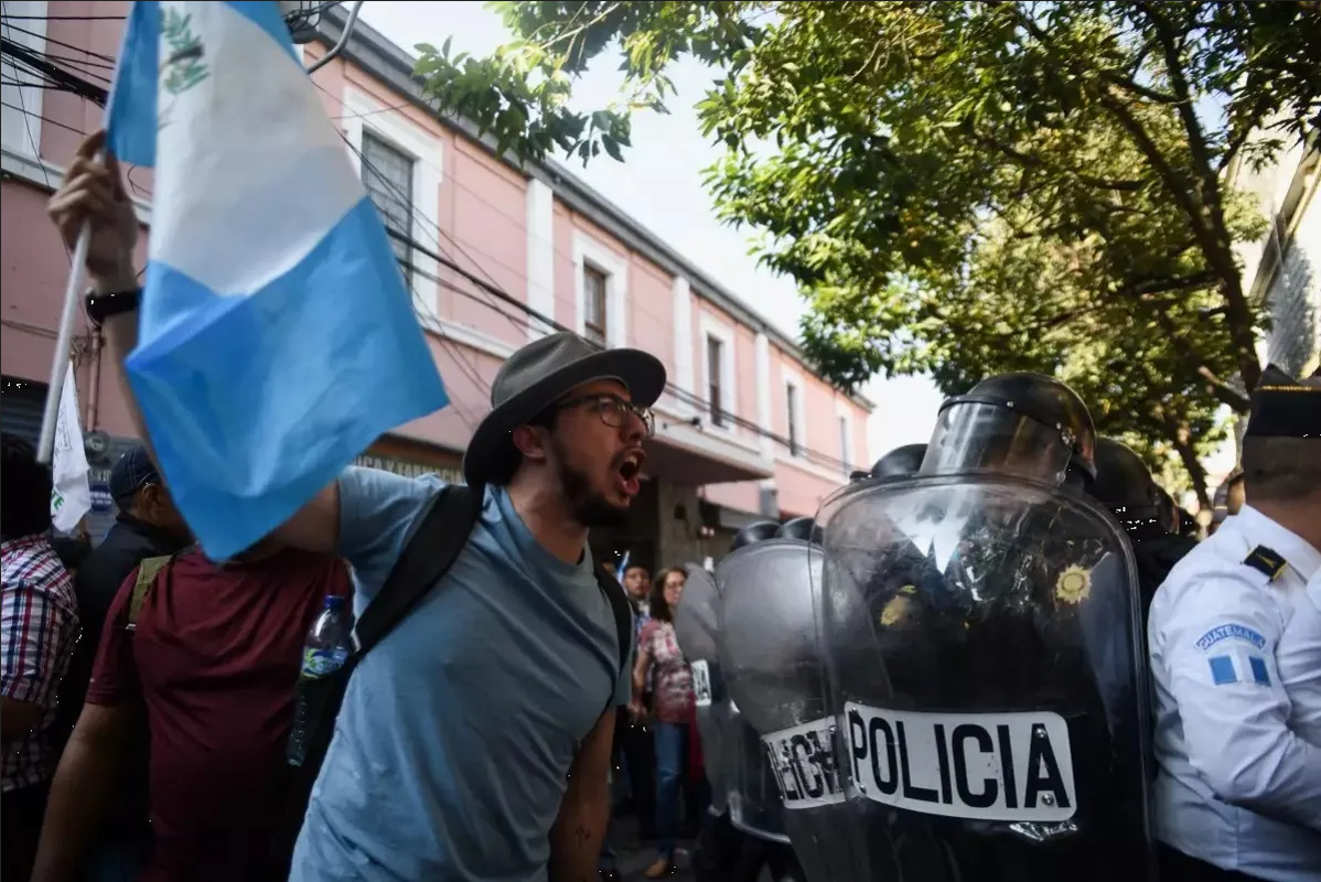 Tensión en el Congreso de Guatemala previo a la investidura de Bernardo Arévalo