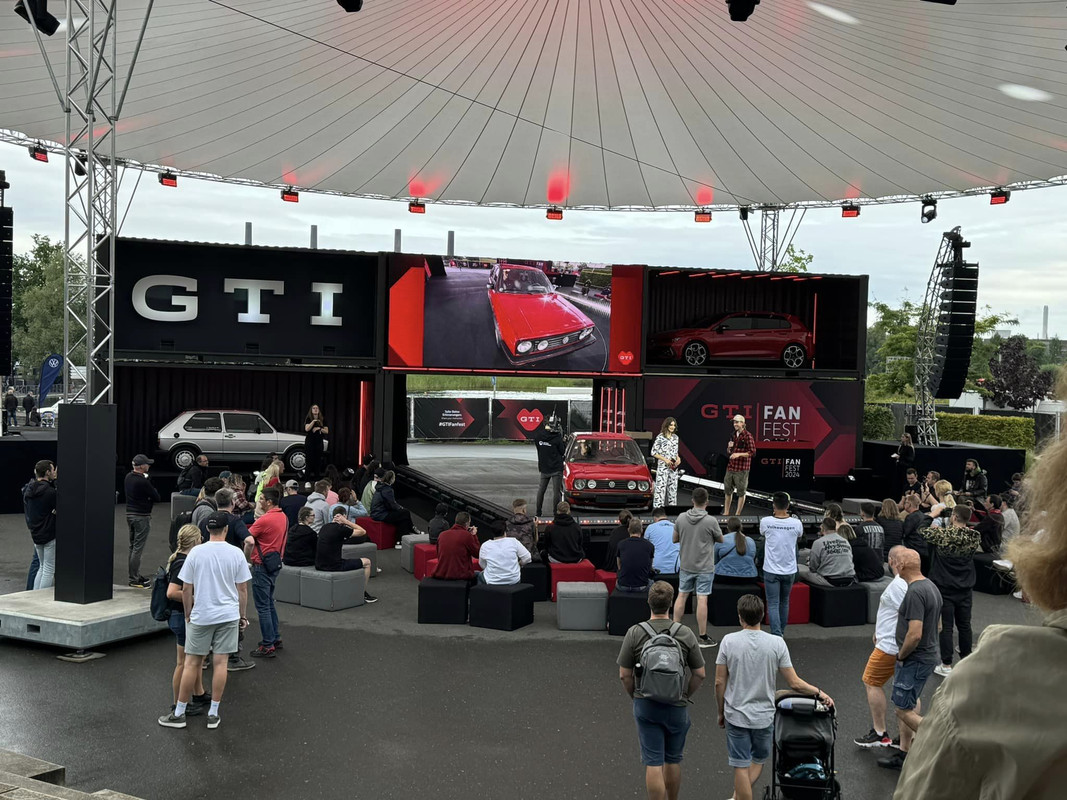 453042090_10161075784369029_7530817114441582645_n