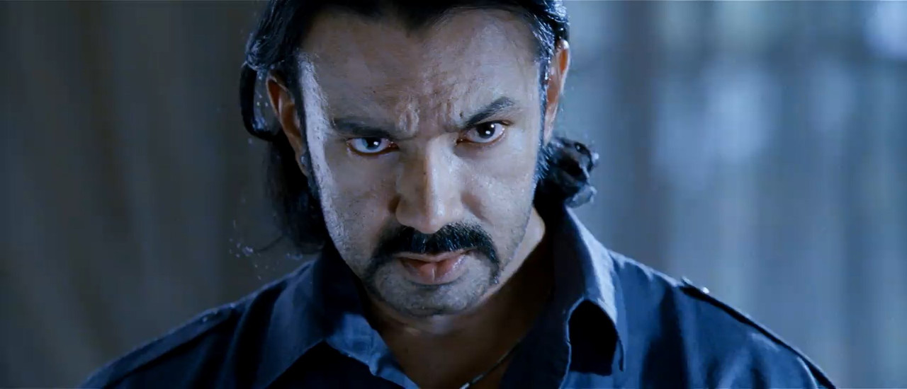 Velayudham 2011 BluRay [Tamil] 480p, 720p ESub Screenshot