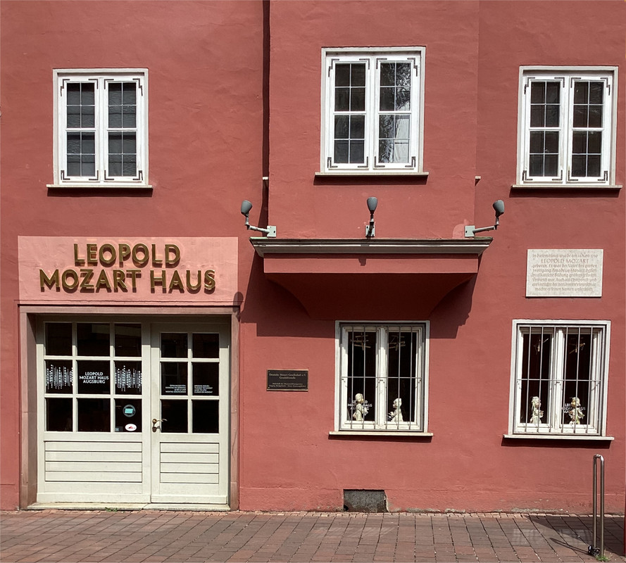 Mozart-Leop-a.jpg