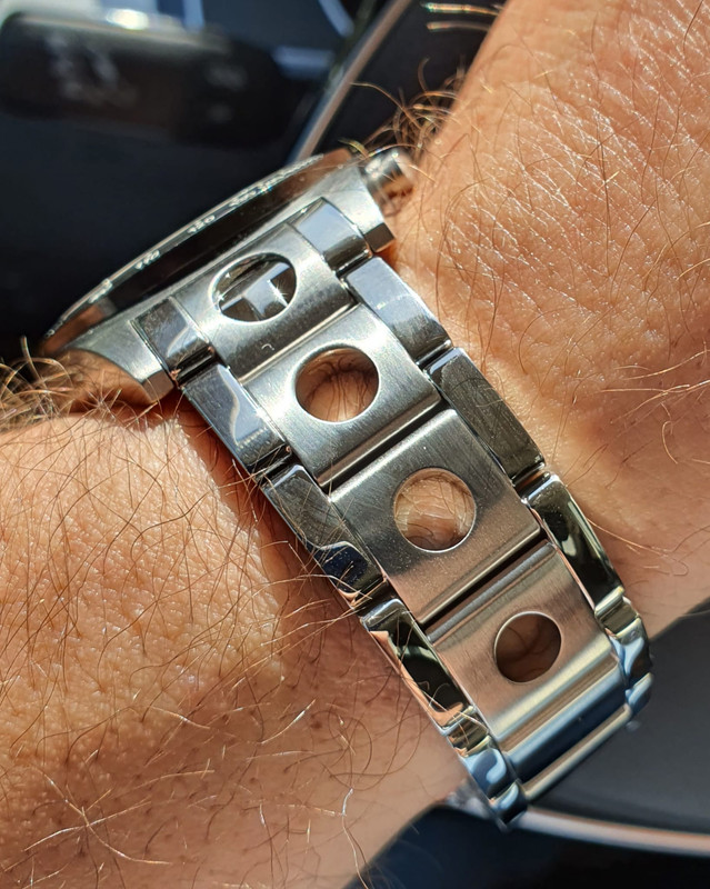 846C2D83-EB0F-4C5B-BE9B-7BDDC3AE9F00