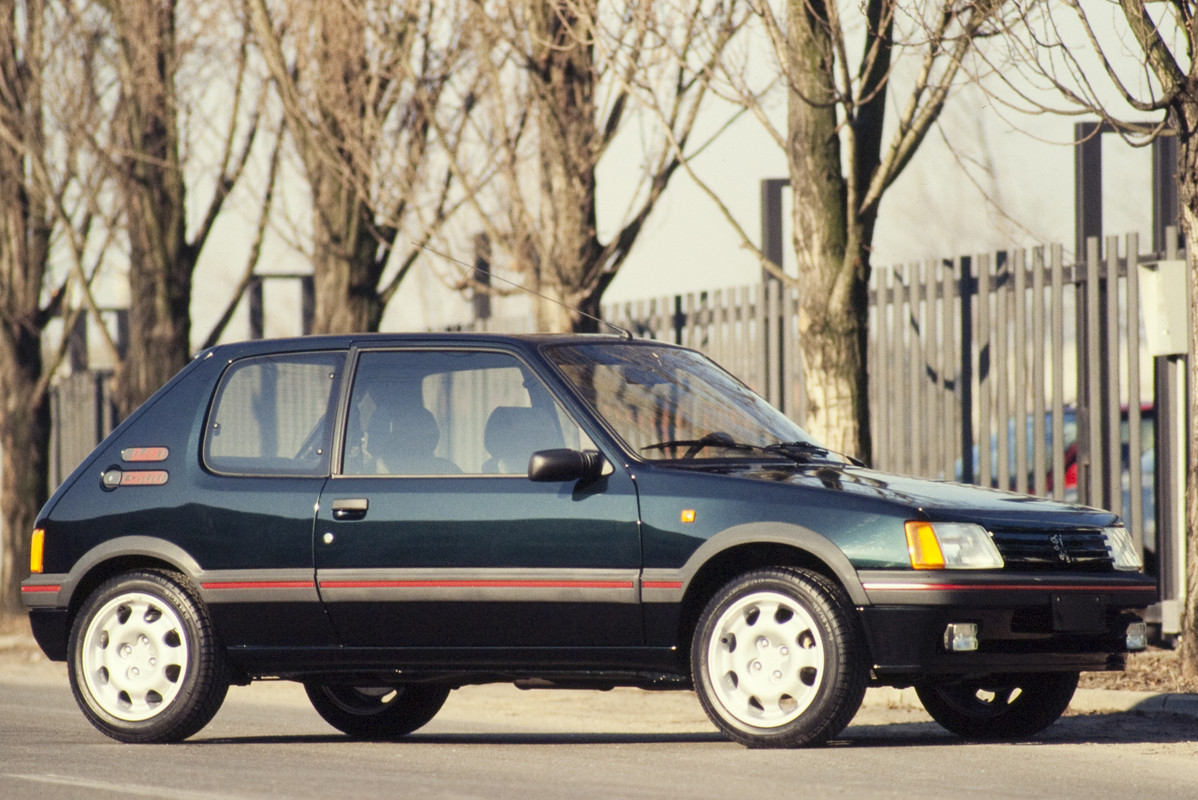 PEUGEOT205GTIPLUS,LUSSOPERPIEDIPESANTI(1)