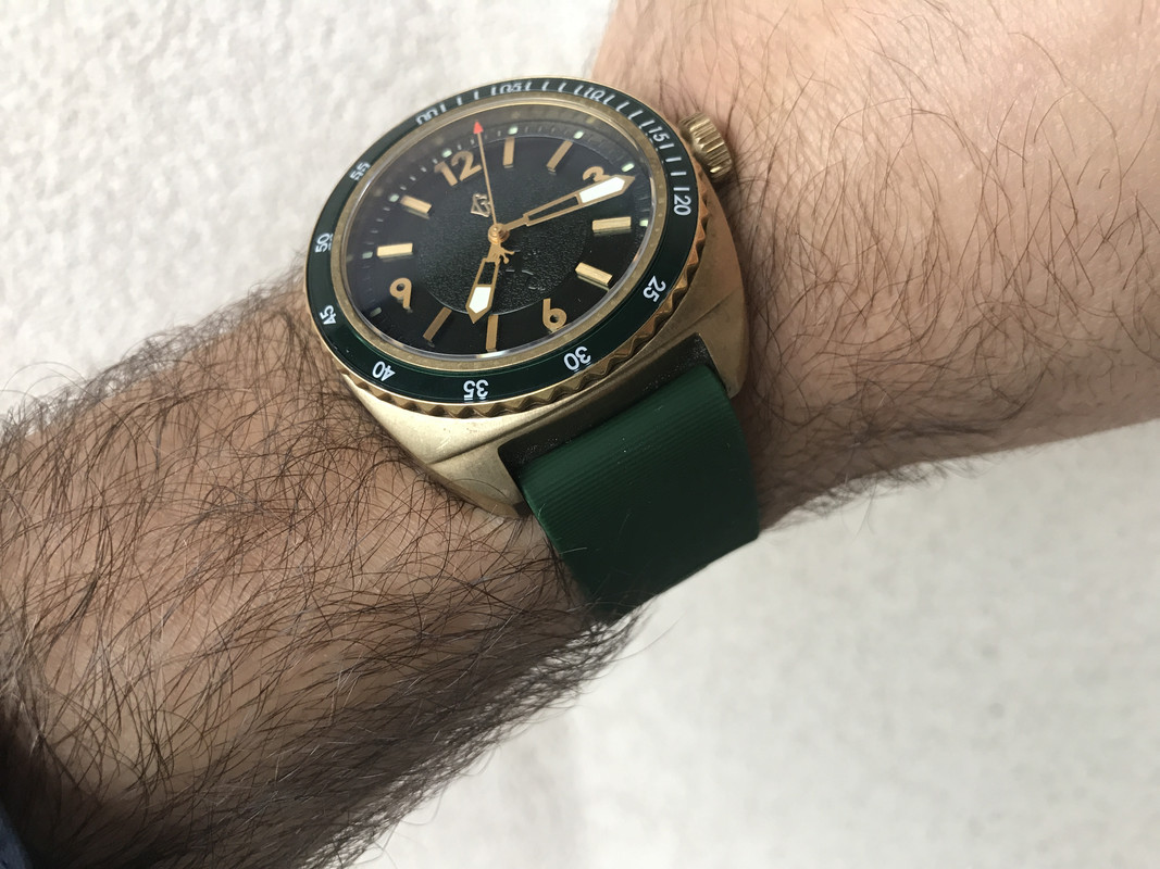 4CB36131-EC5B-4CF3-B887-47F6118DD39A