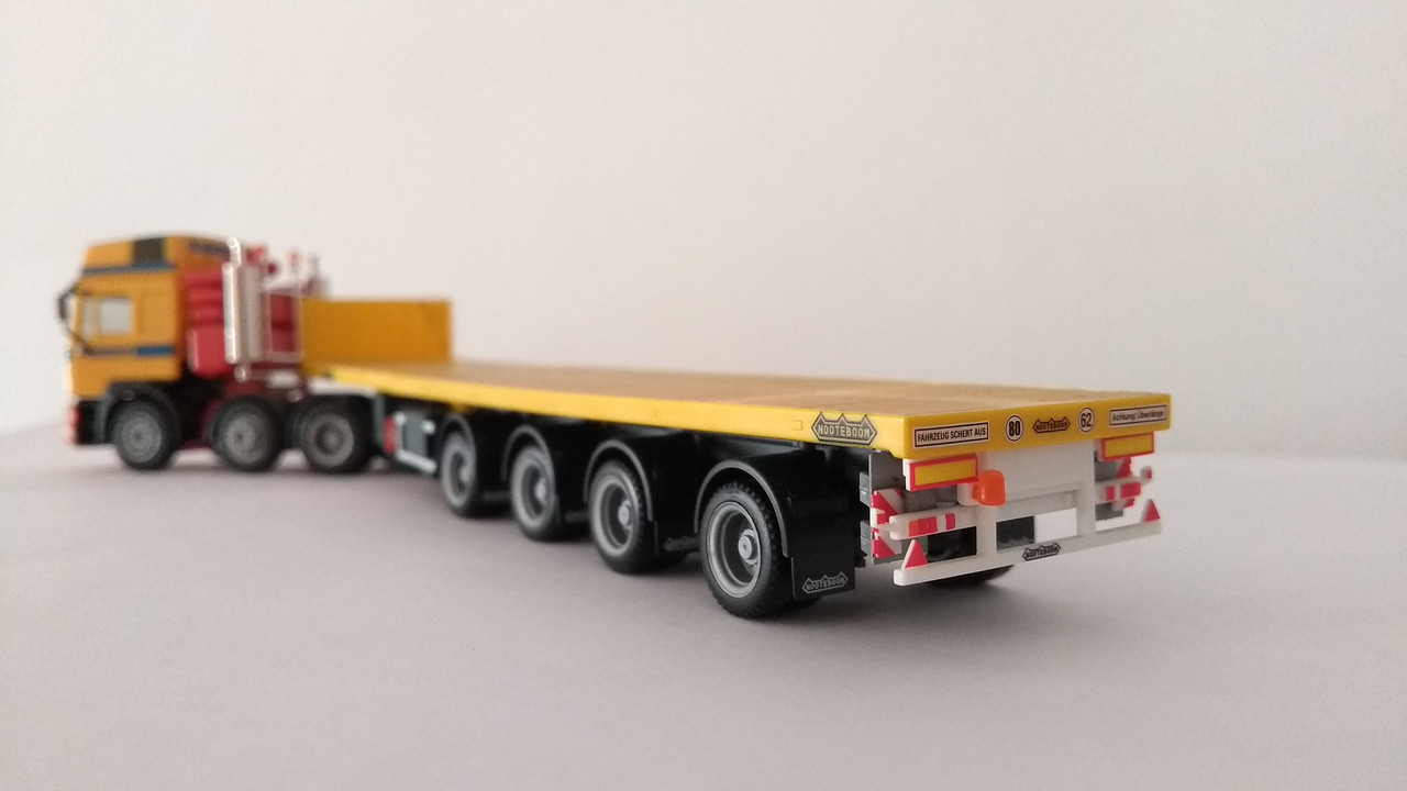 Macht (8125)