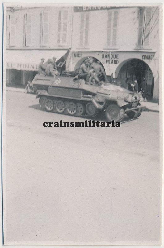 Orig. Foto SdKfz 251 Panzerspähwagen der 1.KD in LA ROCHELLE Fra