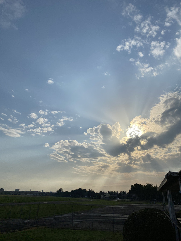 02FFD853-AE19-46BF-AD91-057581938930