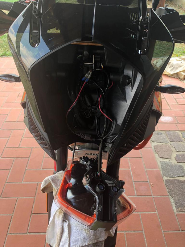 10287F52-76D7-4F95-9781-86D0D563BF8C