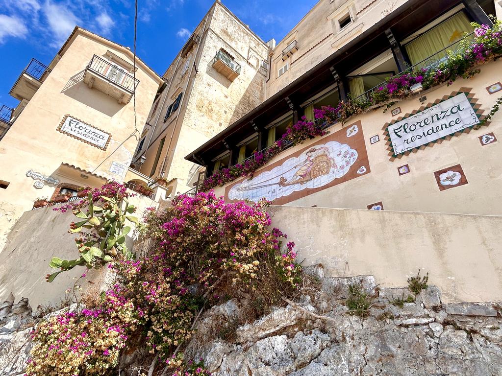 Жаркий сентябрь на побережье Тирренского моря.